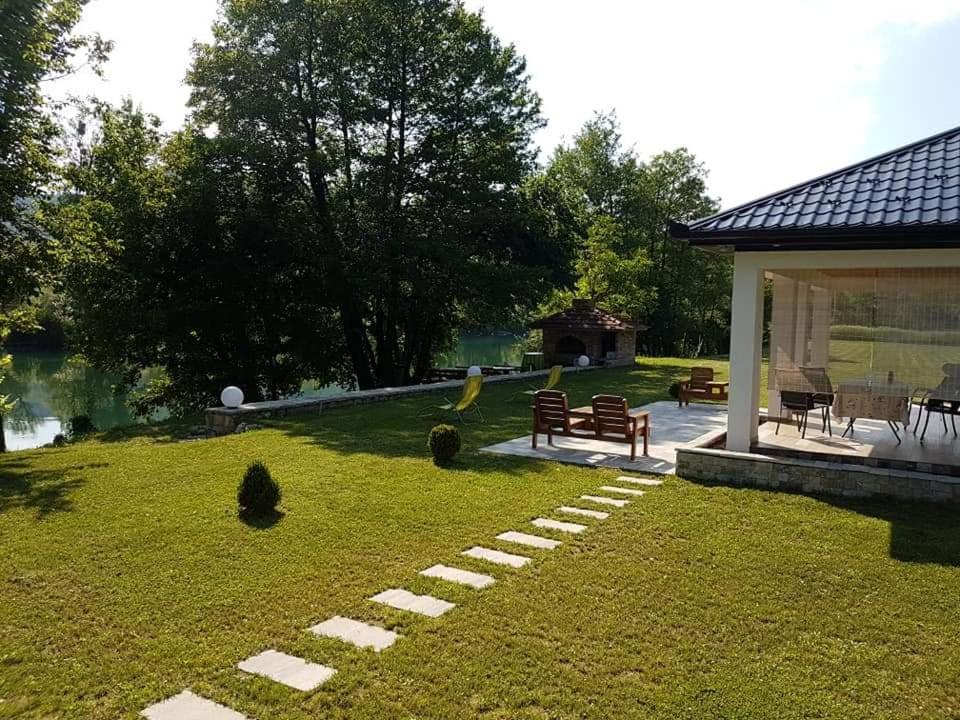 Holiday Home Green Coast بوسانسكا كروبا المظهر الخارجي الصورة