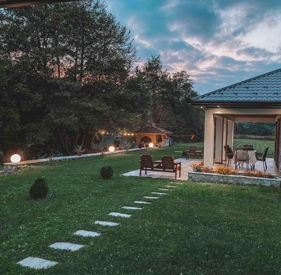 Holiday Home Green Coast بوسانسكا كروبا المظهر الخارجي الصورة
