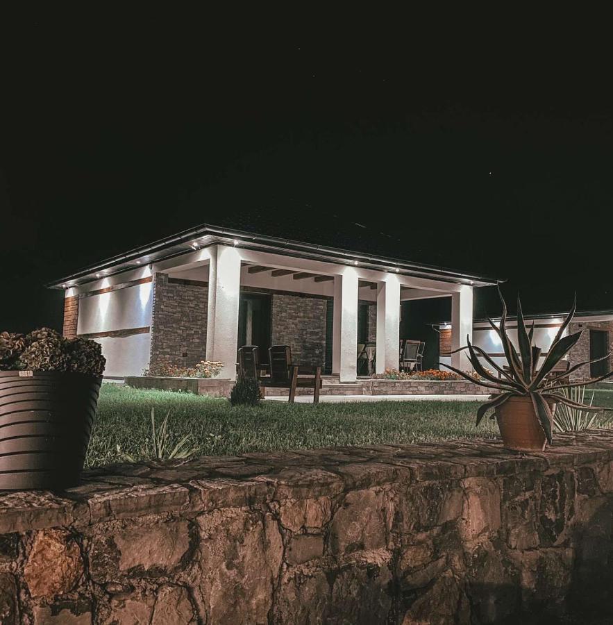Holiday Home Green Coast بوسانسكا كروبا المظهر الخارجي الصورة