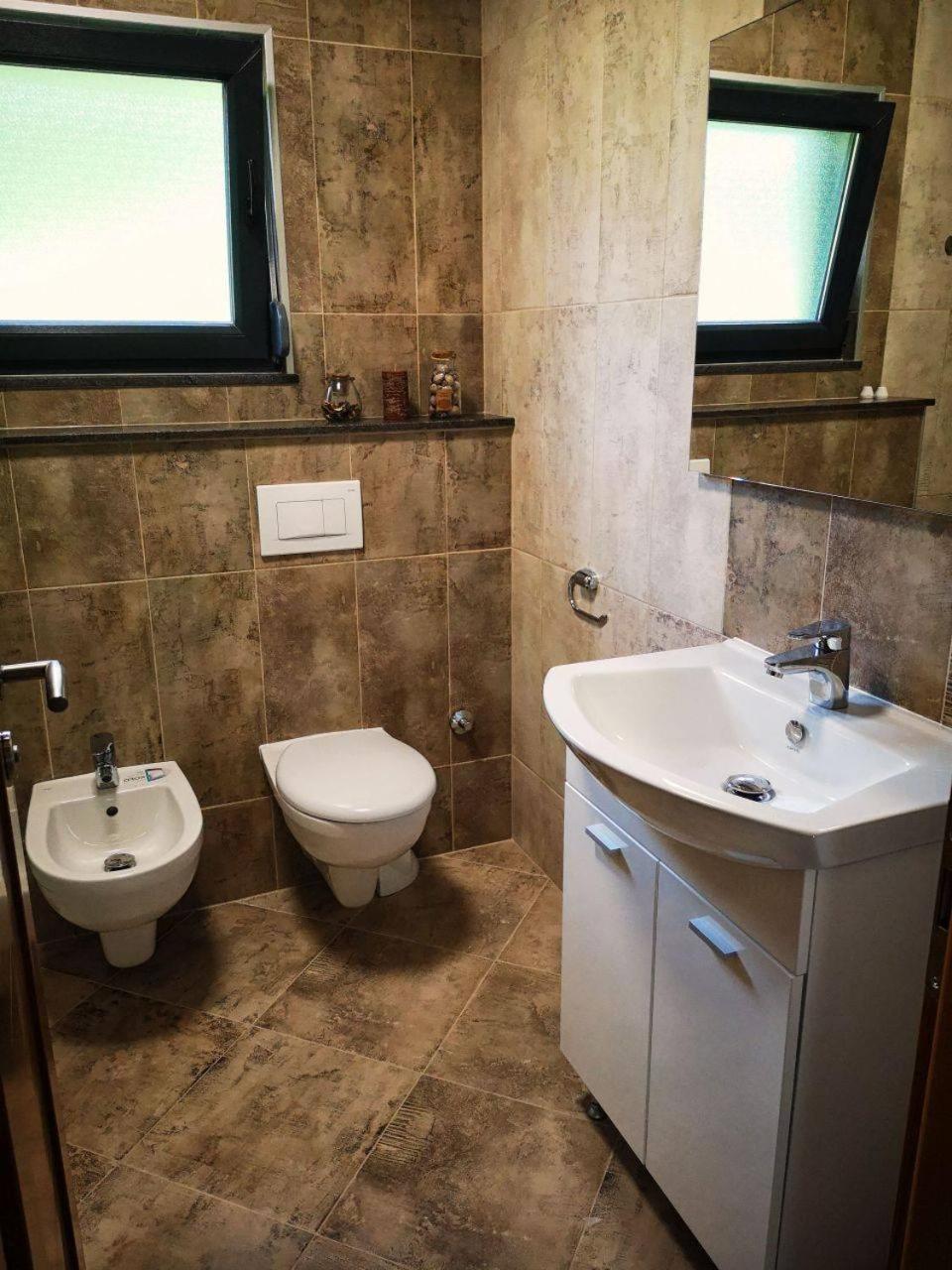 Holiday Home Green Coast بوسانسكا كروبا المظهر الخارجي الصورة