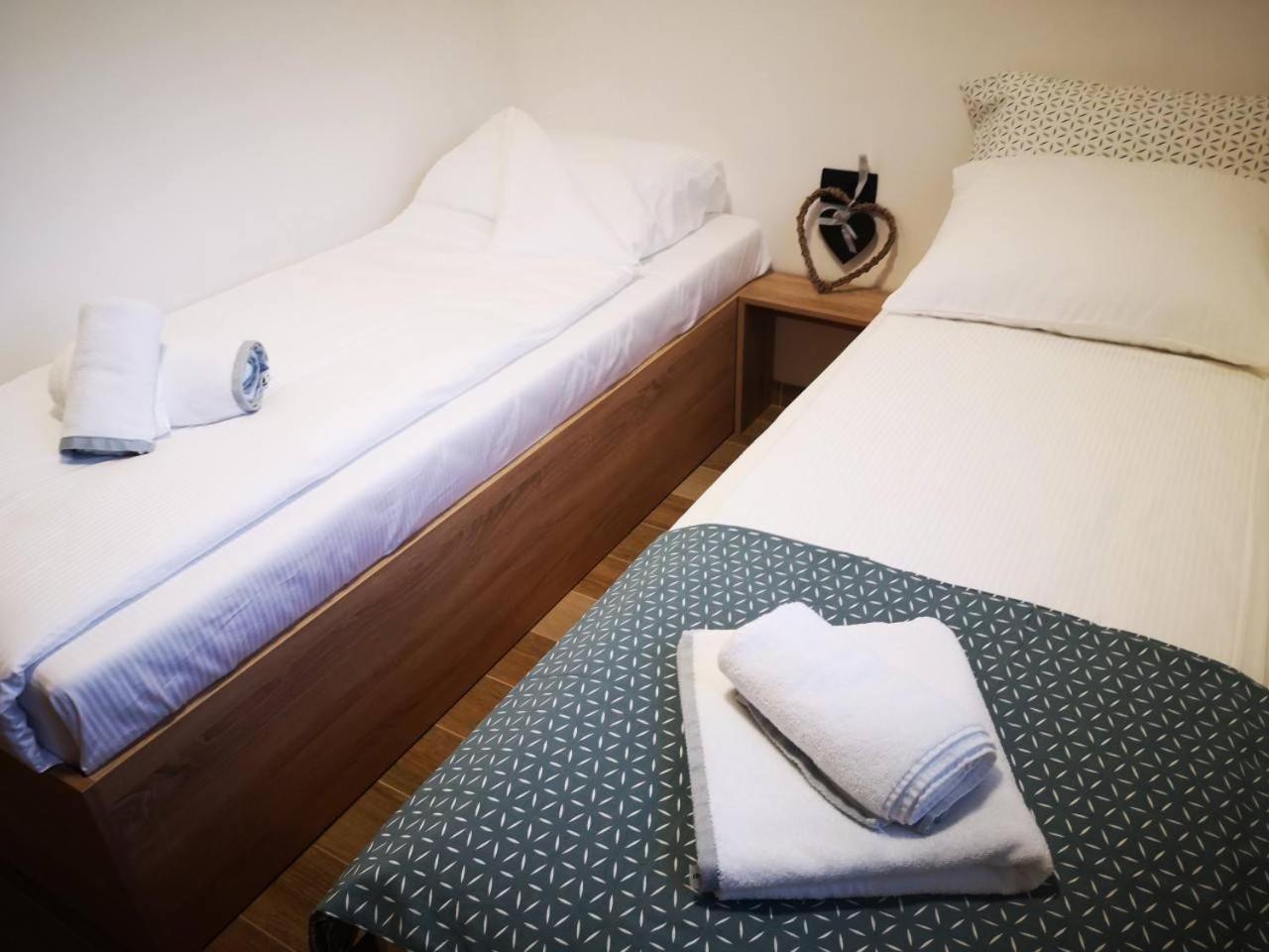 Holiday Home Green Coast بوسانسكا كروبا المظهر الخارجي الصورة